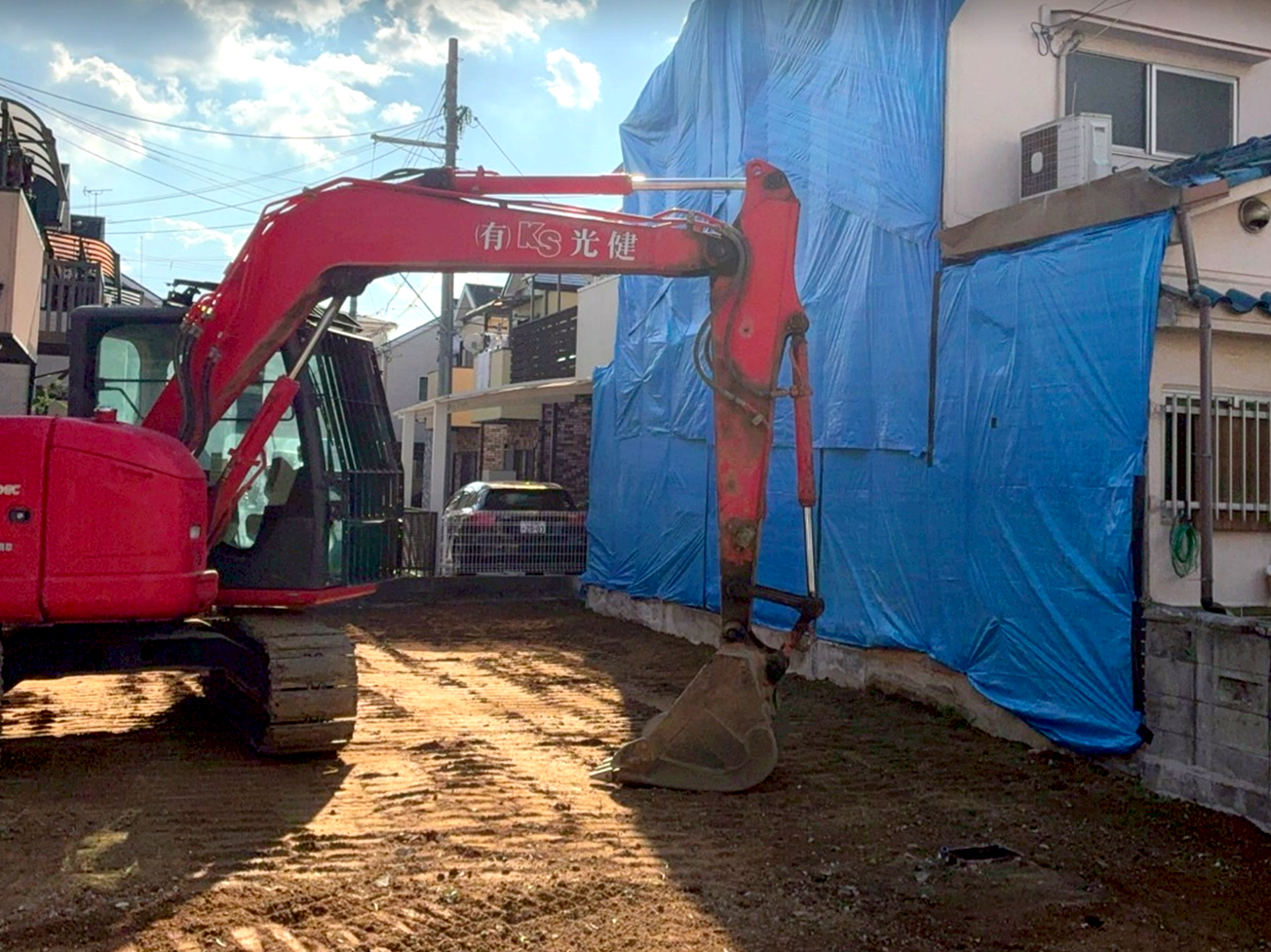 木造家屋の切り離し解体工事の施工風景